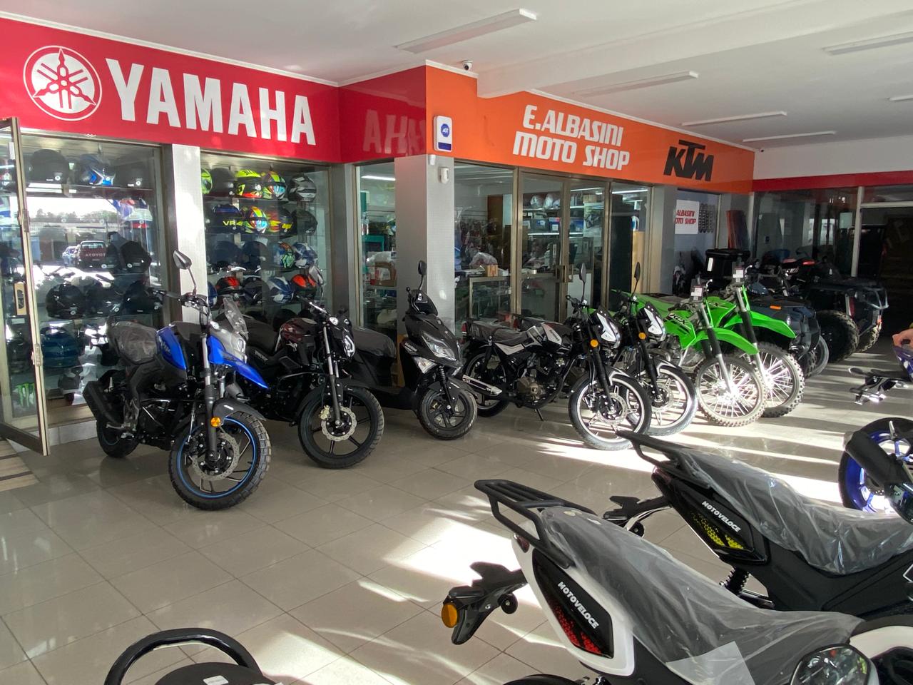 Interior de E. Albasini Motoshop en Copiapó